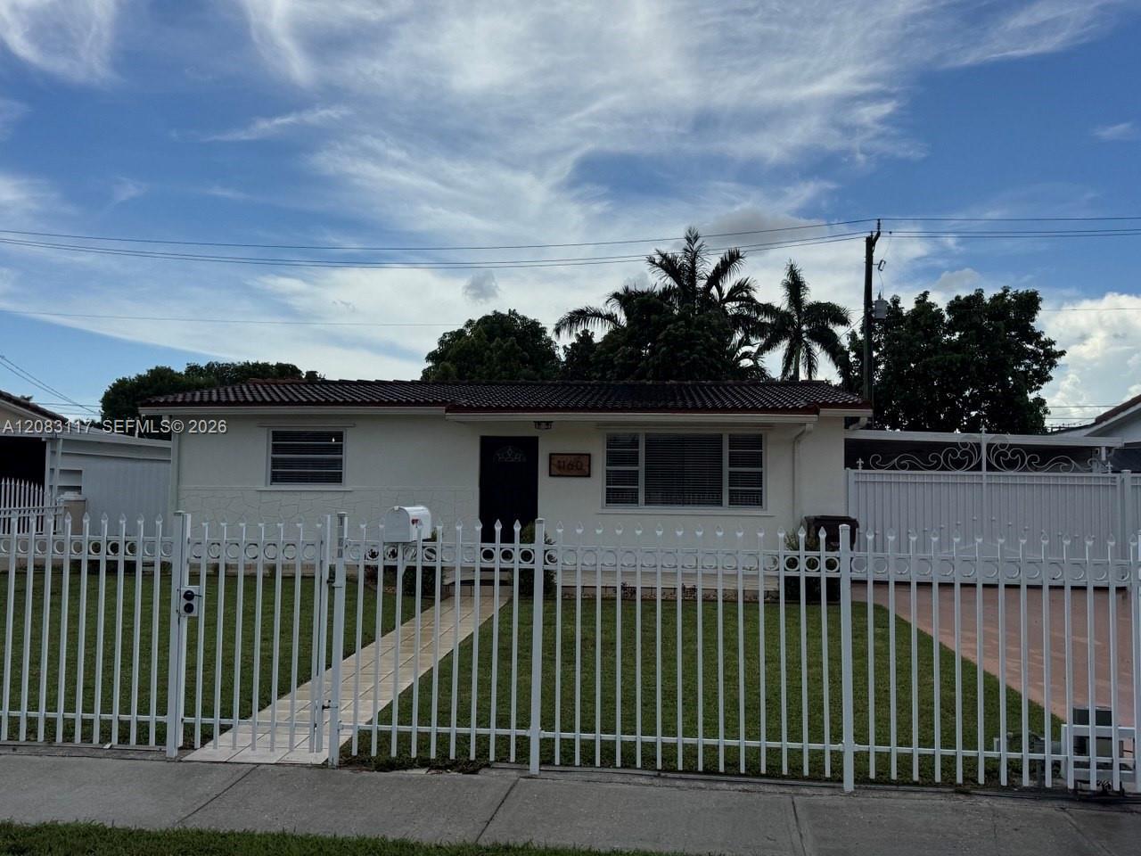1160 W 33rd Pl, Hialeah FL 33012 photo 2