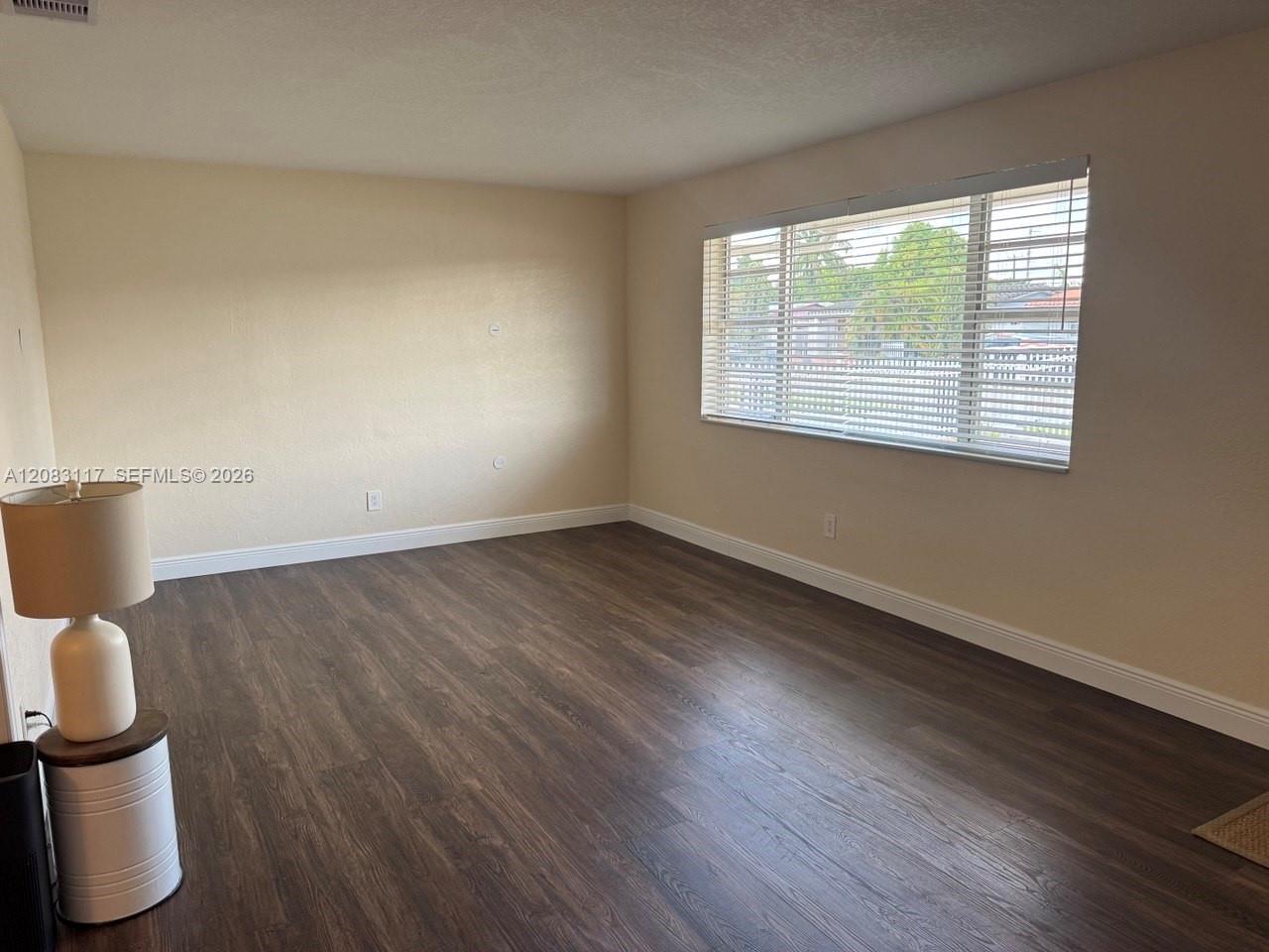 1160 W 33rd Pl, Hialeah FL 33012 photo 4