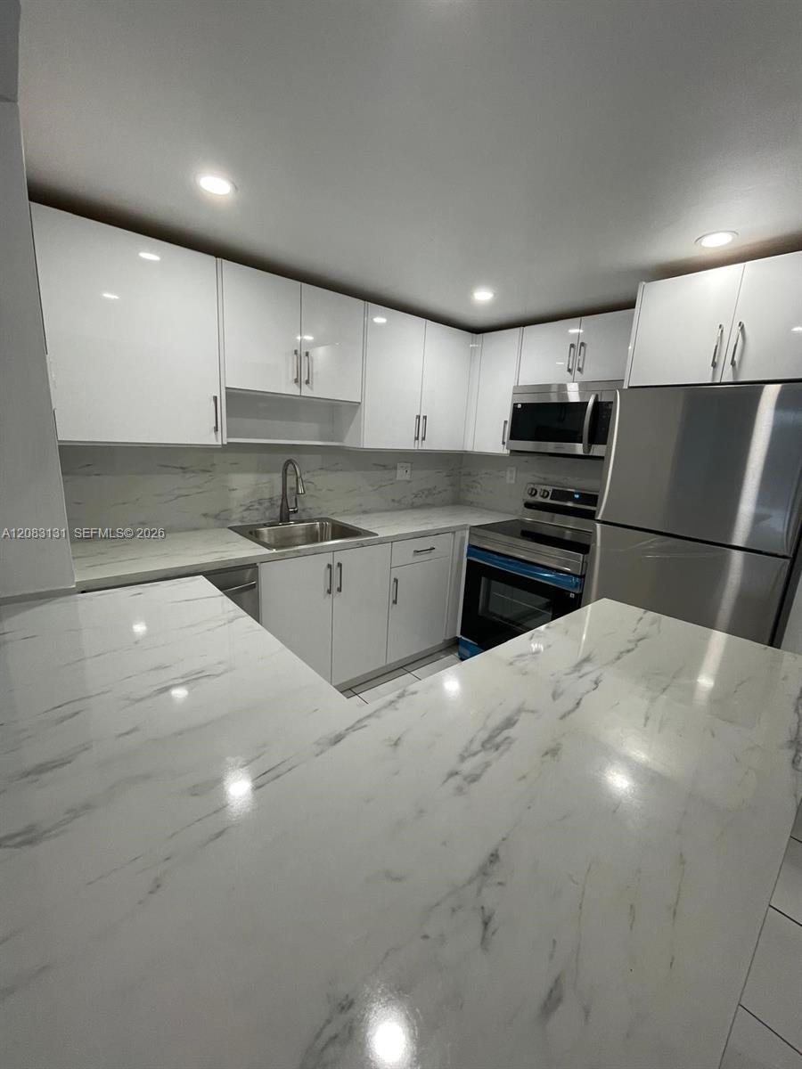 1465 NE 123rd St # 412, North Miami FL 33161