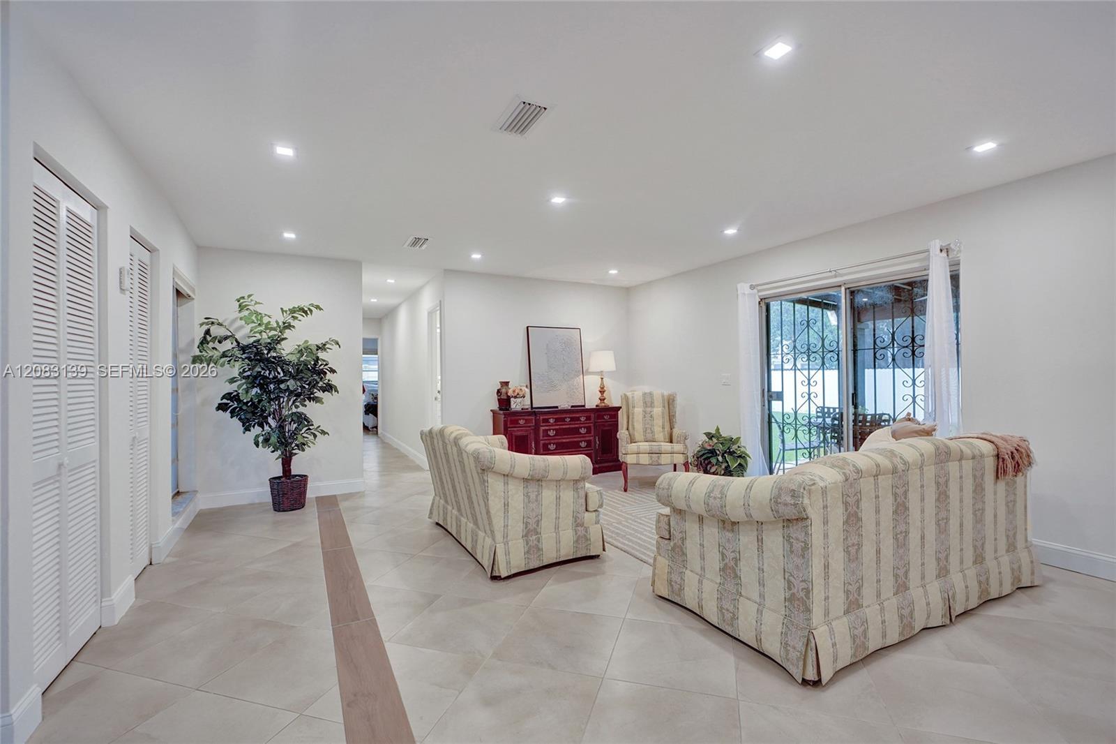 10214 SW 26th Ter, Miami FL 33165 photo 3