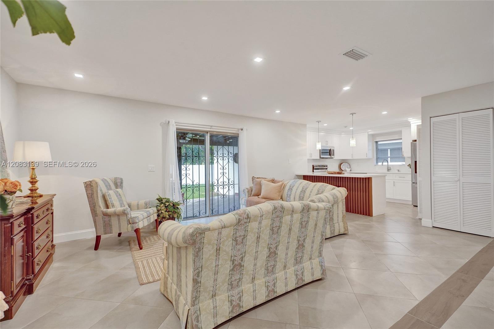 10214 SW 26th Ter, Miami FL 33165 photo 5