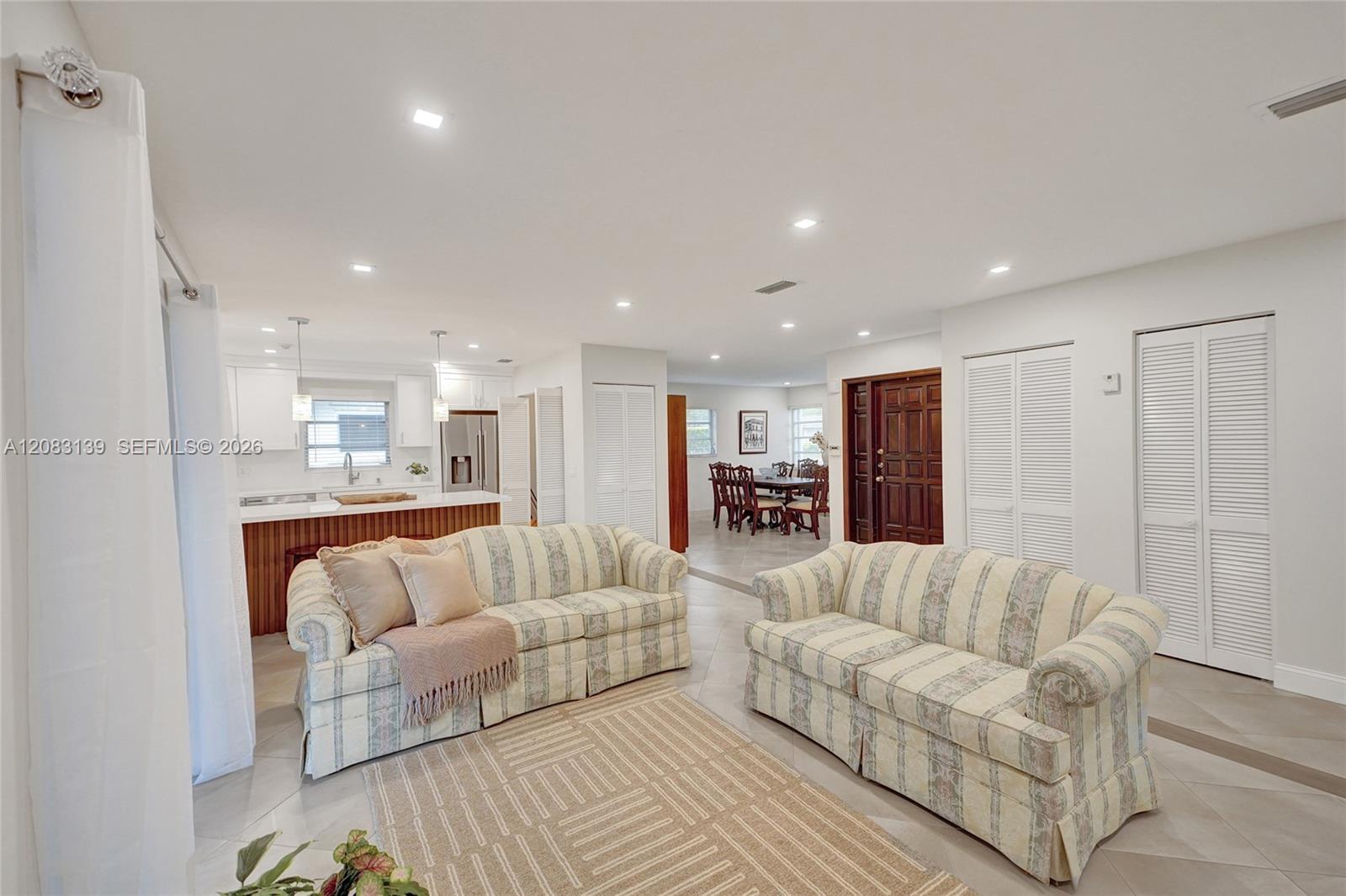 10214 SW 26th Ter, Miami FL 33165 photo 4