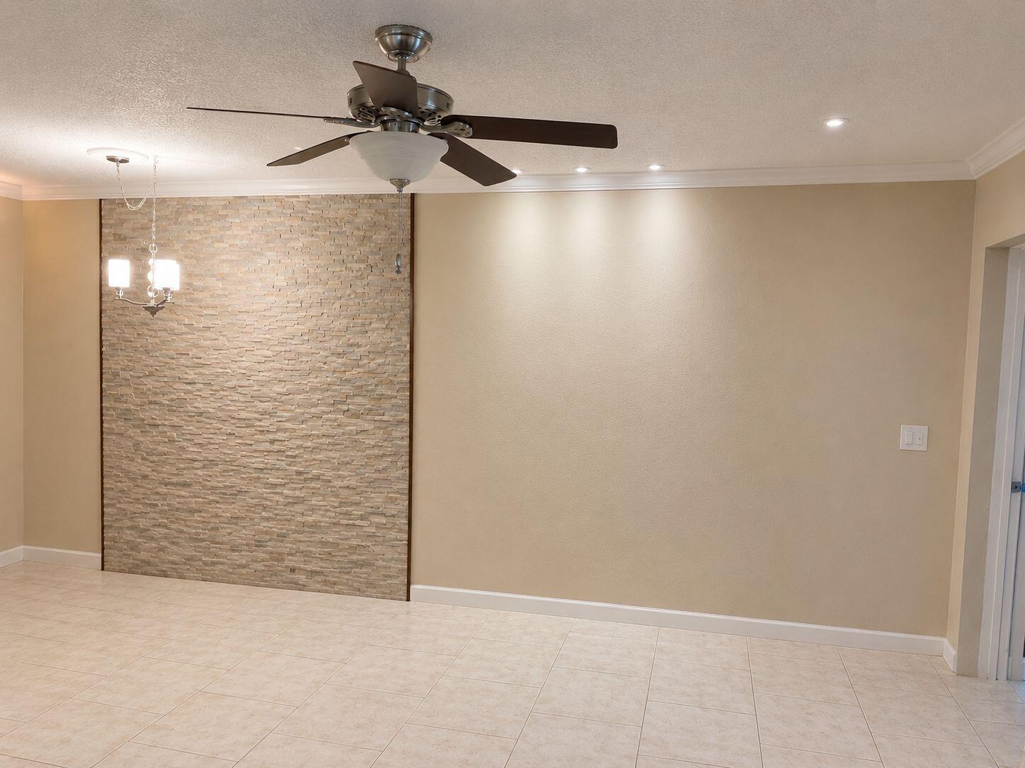 3100 SPRINGDALE Boulevard # 308, Palm Springs FL 33461 photo 4