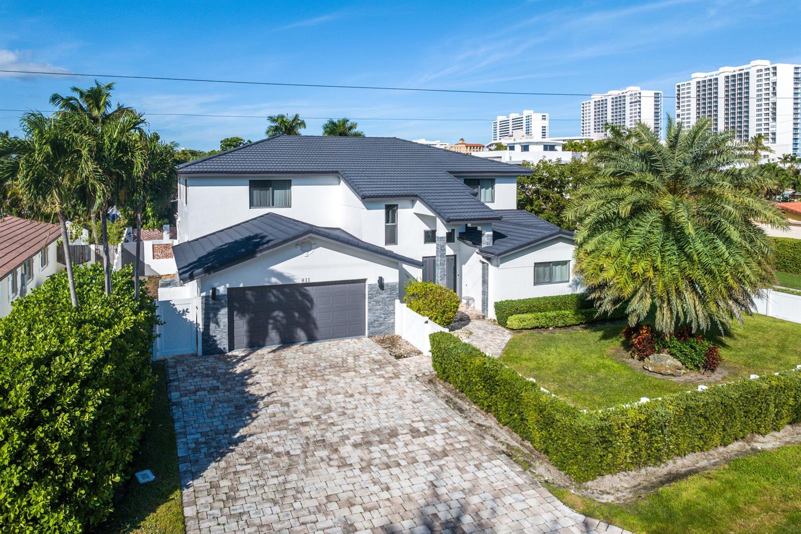 811 SE 31st Street, Boca Raton FL 33432
