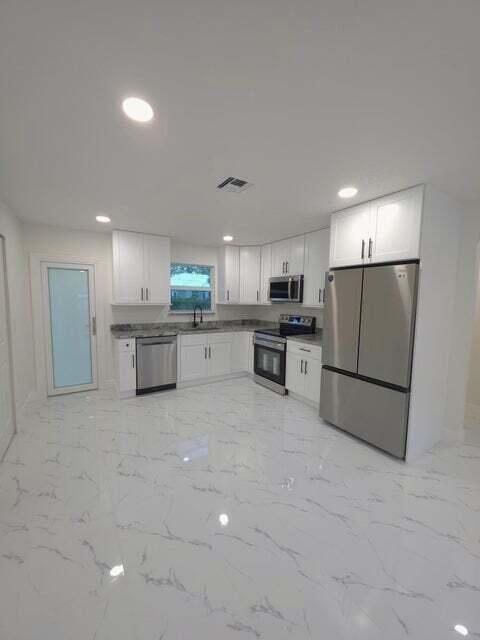 8001 Hibiscus Road, Fort Pierce FL 34951 photo 3