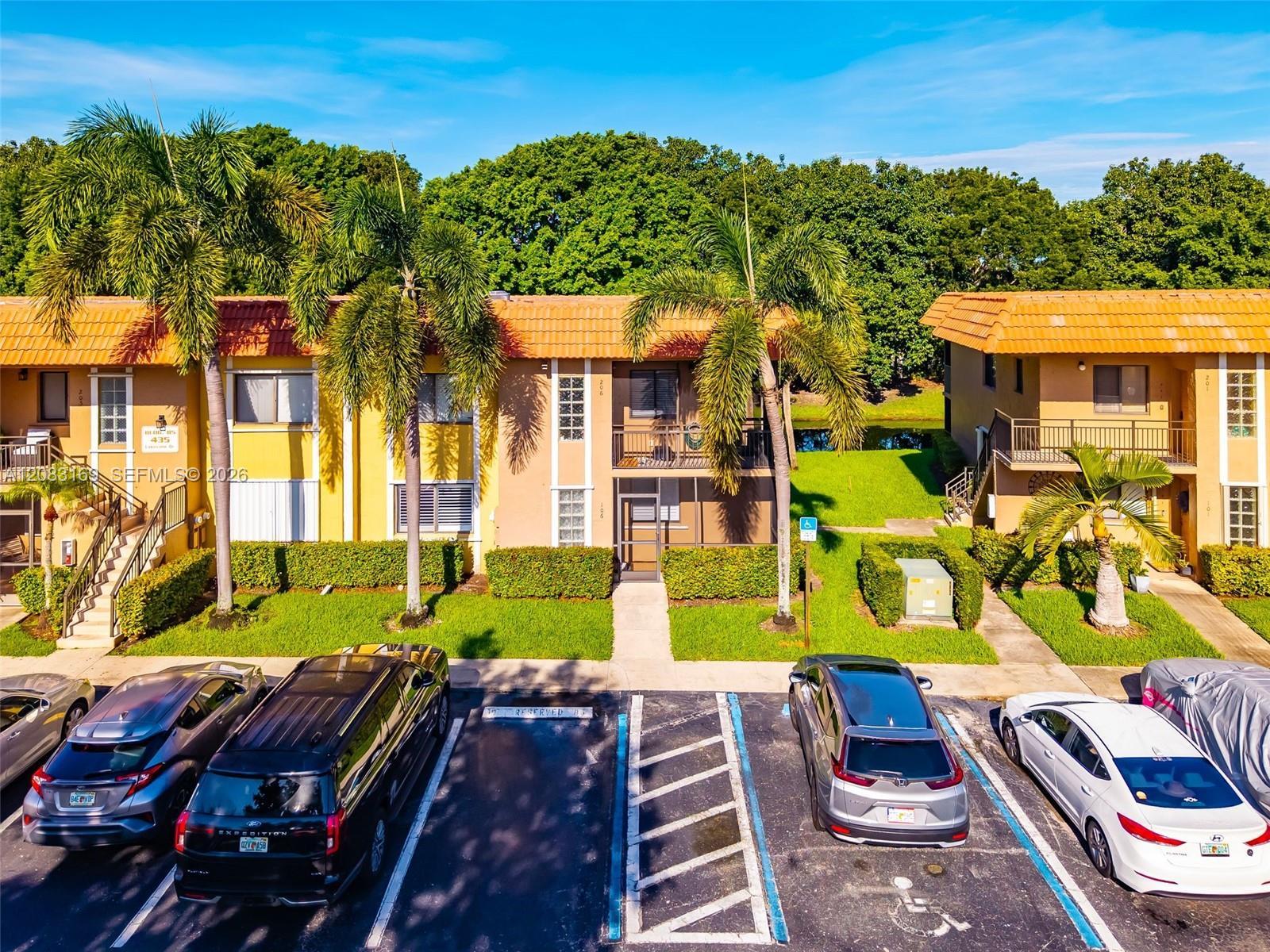 435 Lakeview Dr # 106, Weston FL 33326 photo 2