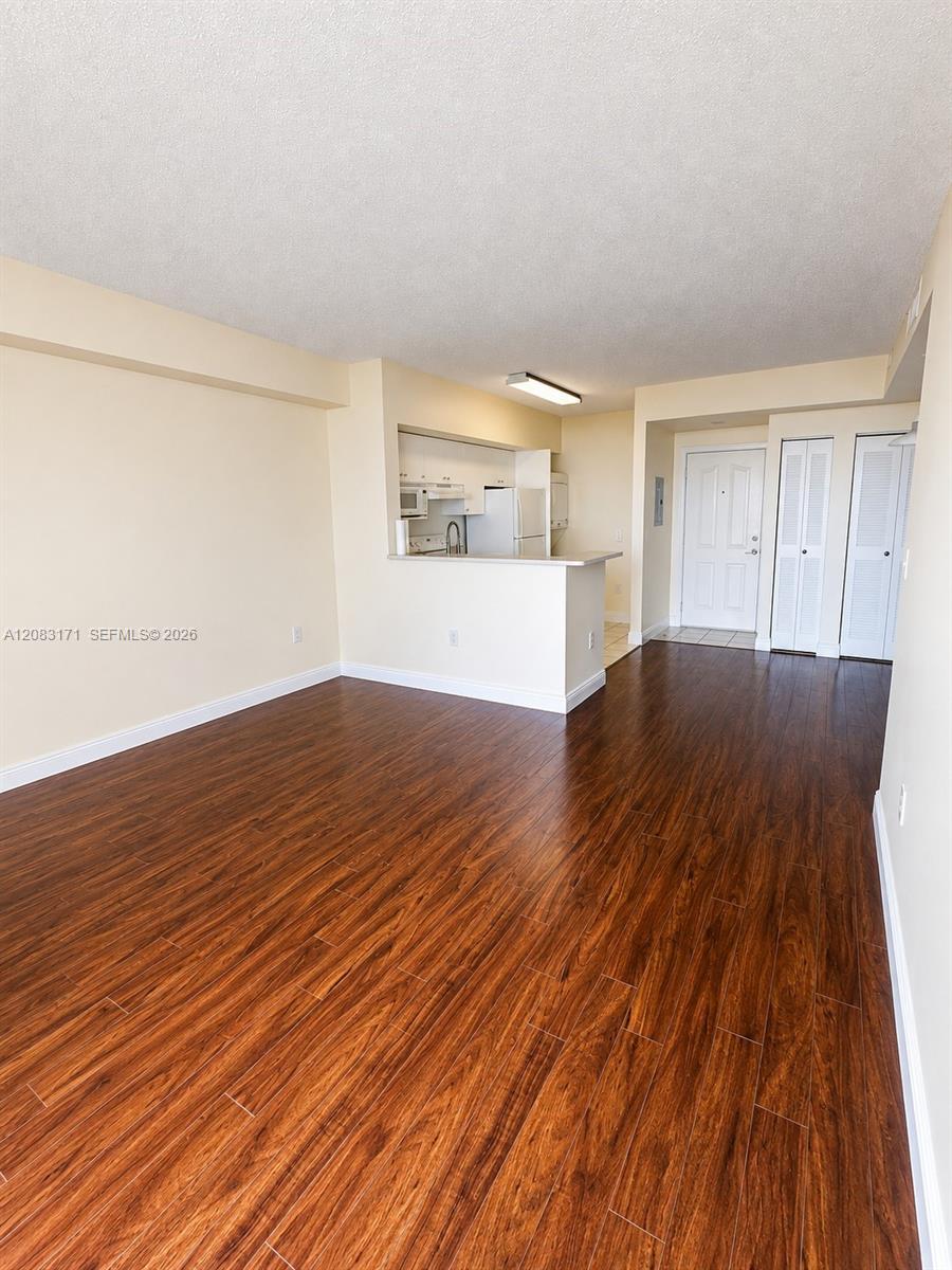 5077 NW 7th St # 1105, Miami FL 33126 photo 4