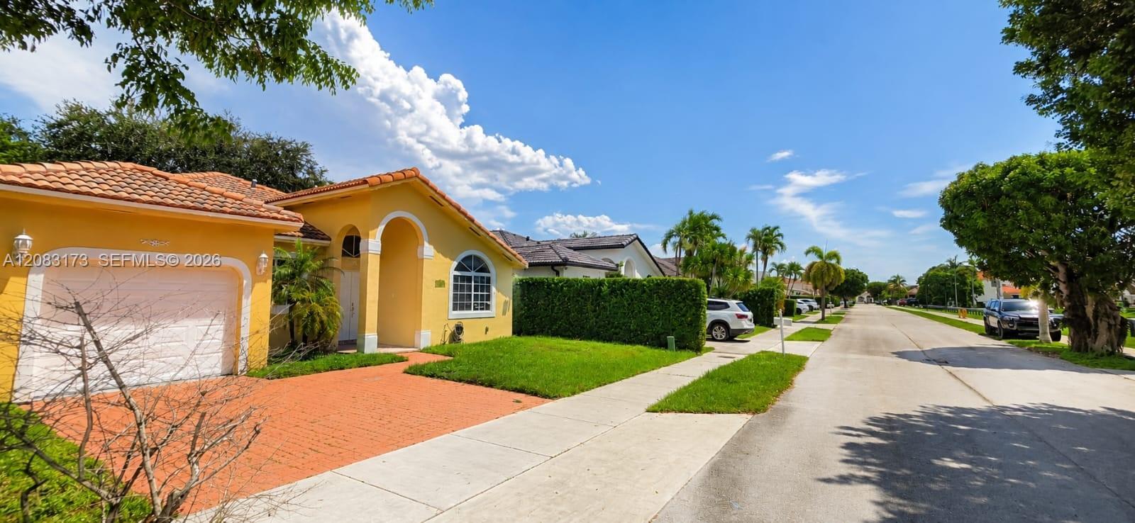 15339 SW 32nd Ter, Miami FL 33185 photo 2
