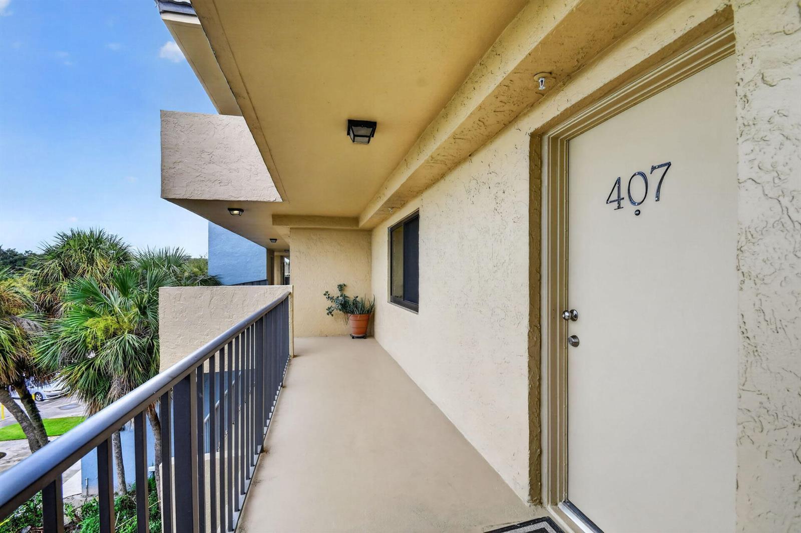 2786 TENNIS CLUB Drive # 407, West Palm Beach FL 33417 photo 2