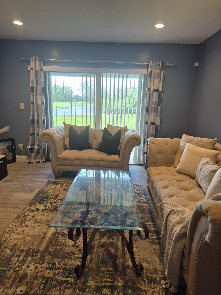 Pembroke Pines, FL 33026 photo 3