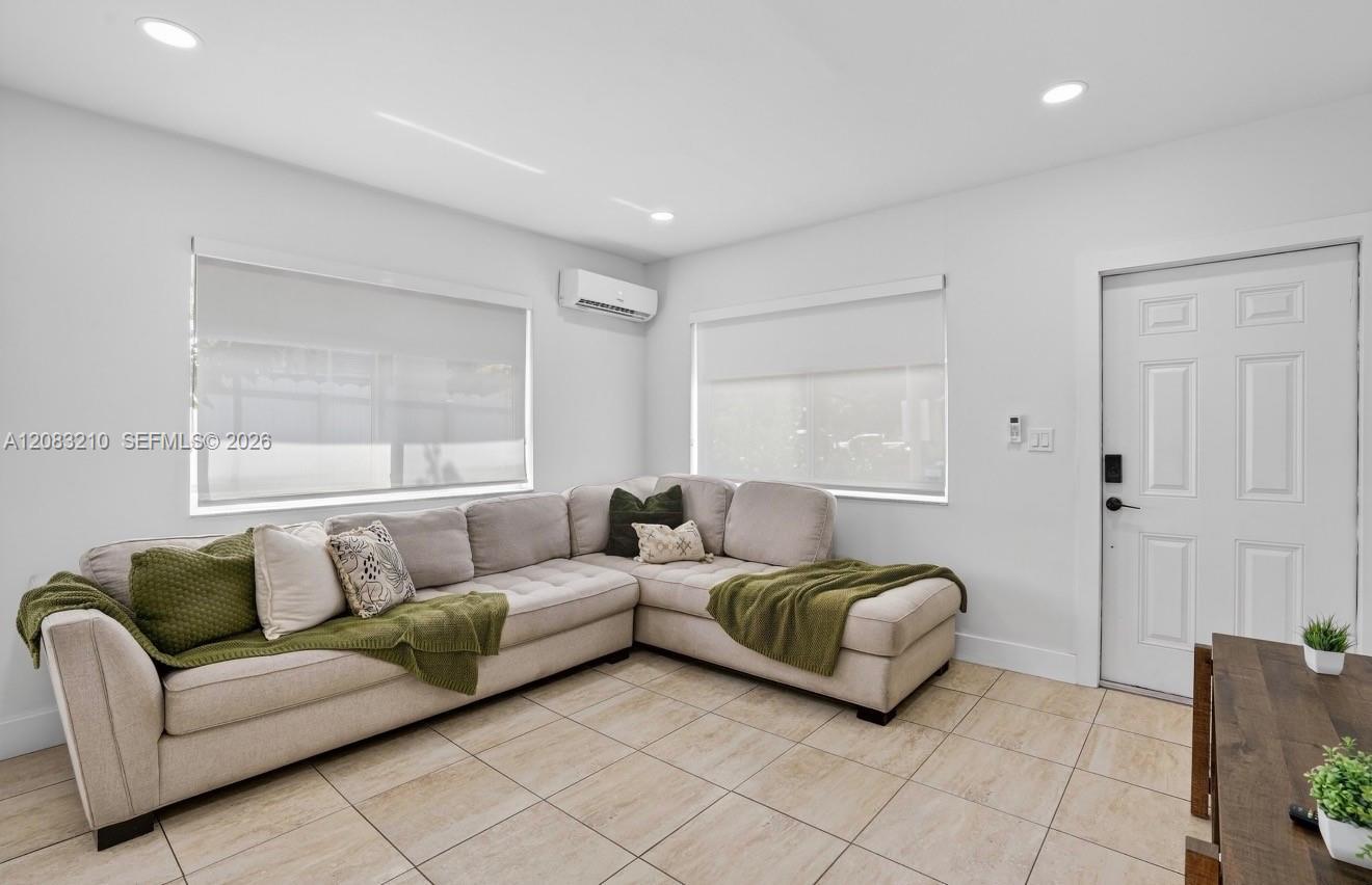 2422 NW 11th St # 1, Miami FL 33125 photo 4