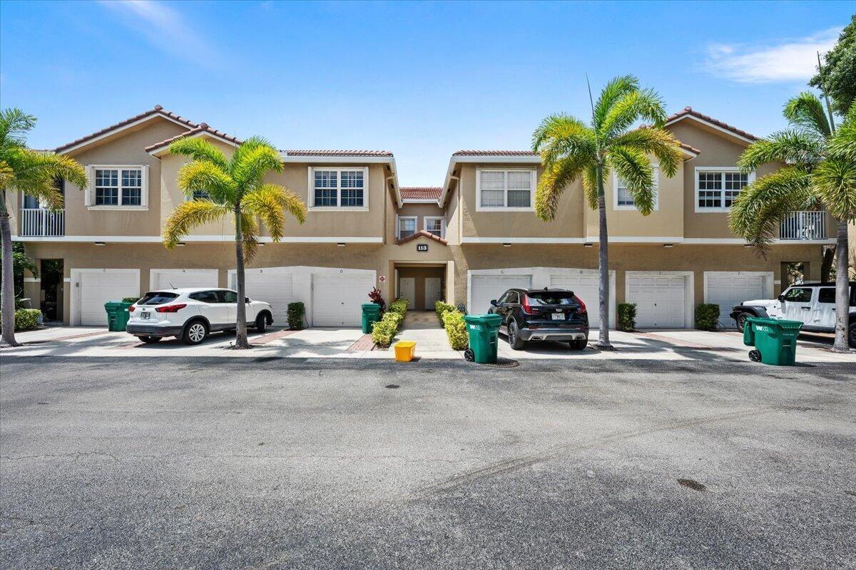 113 LIGHTHOUSE Circle # C, Tequesta FL 33469