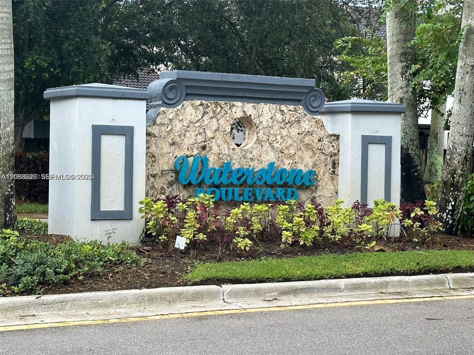 1040 NE 42nd Pl, Homestead FL 33033 photo 2