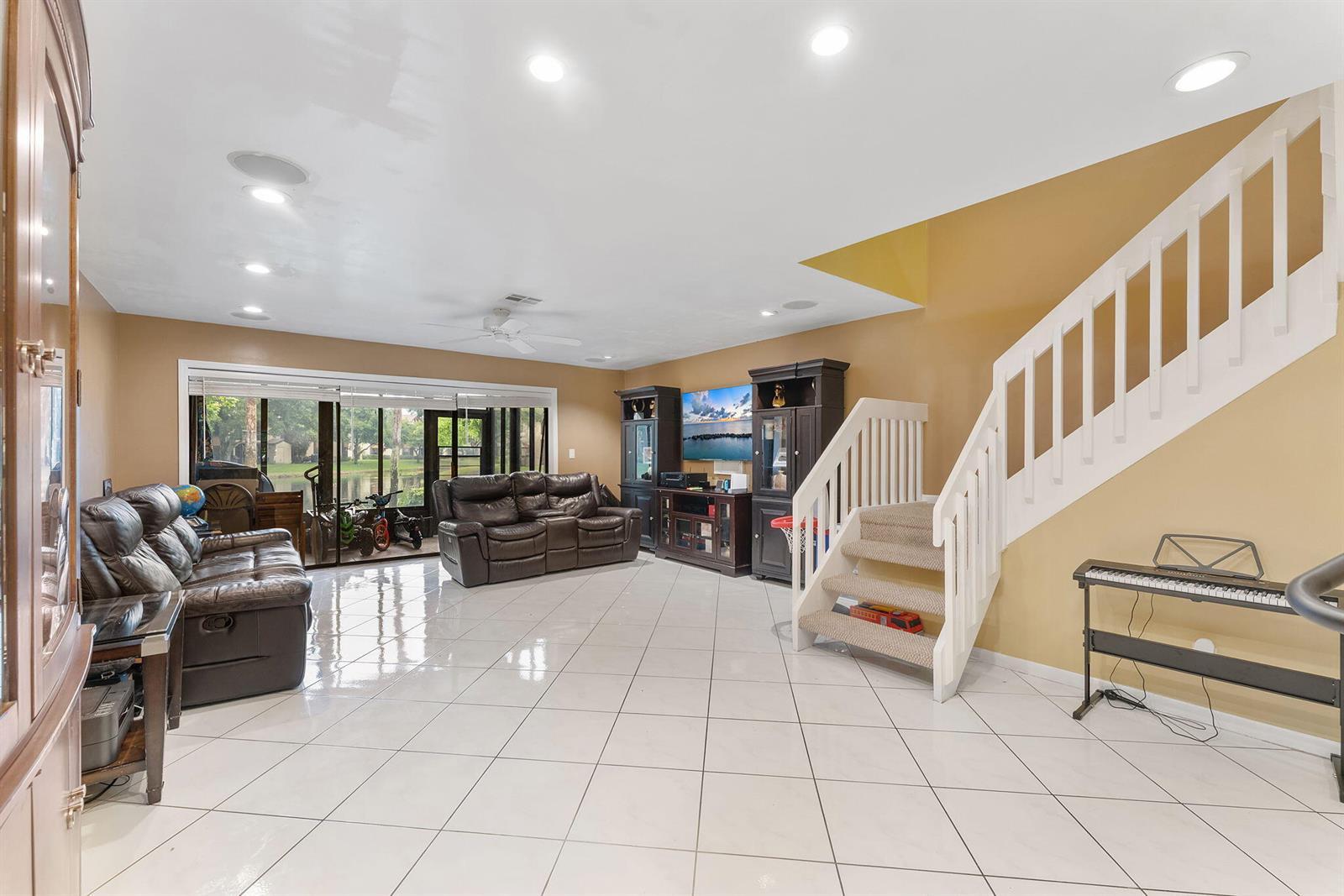 4321 CARAMBOLA Circle N # F, Coconut Creek FL 33066 photo 2