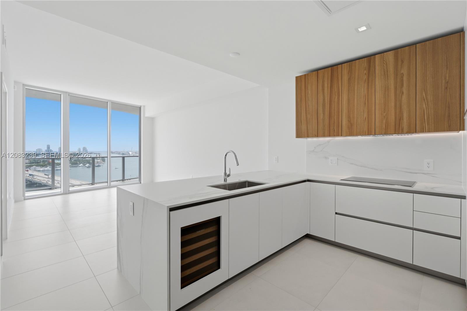 1400 Biscayne Blvd # 2104, Miami FL 33132 photo 2
