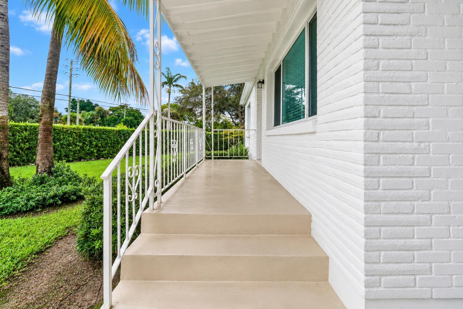 2516 Lorraine Court, North Palm Beach FL 33403 photo 5