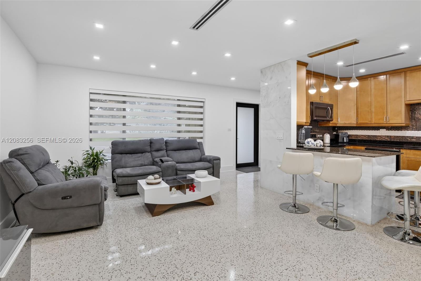 20310 NE 14th Ave, Miami FL 33179 photo 2