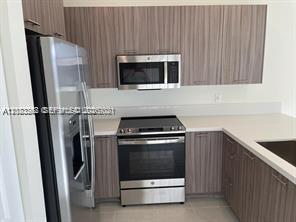6453 NW 102nd Path # 301, Doral FL 33178 photo 5
