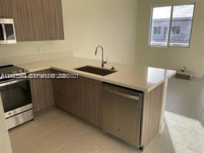 6453 NW 102nd Path # 301, Doral FL 33178 photo 4