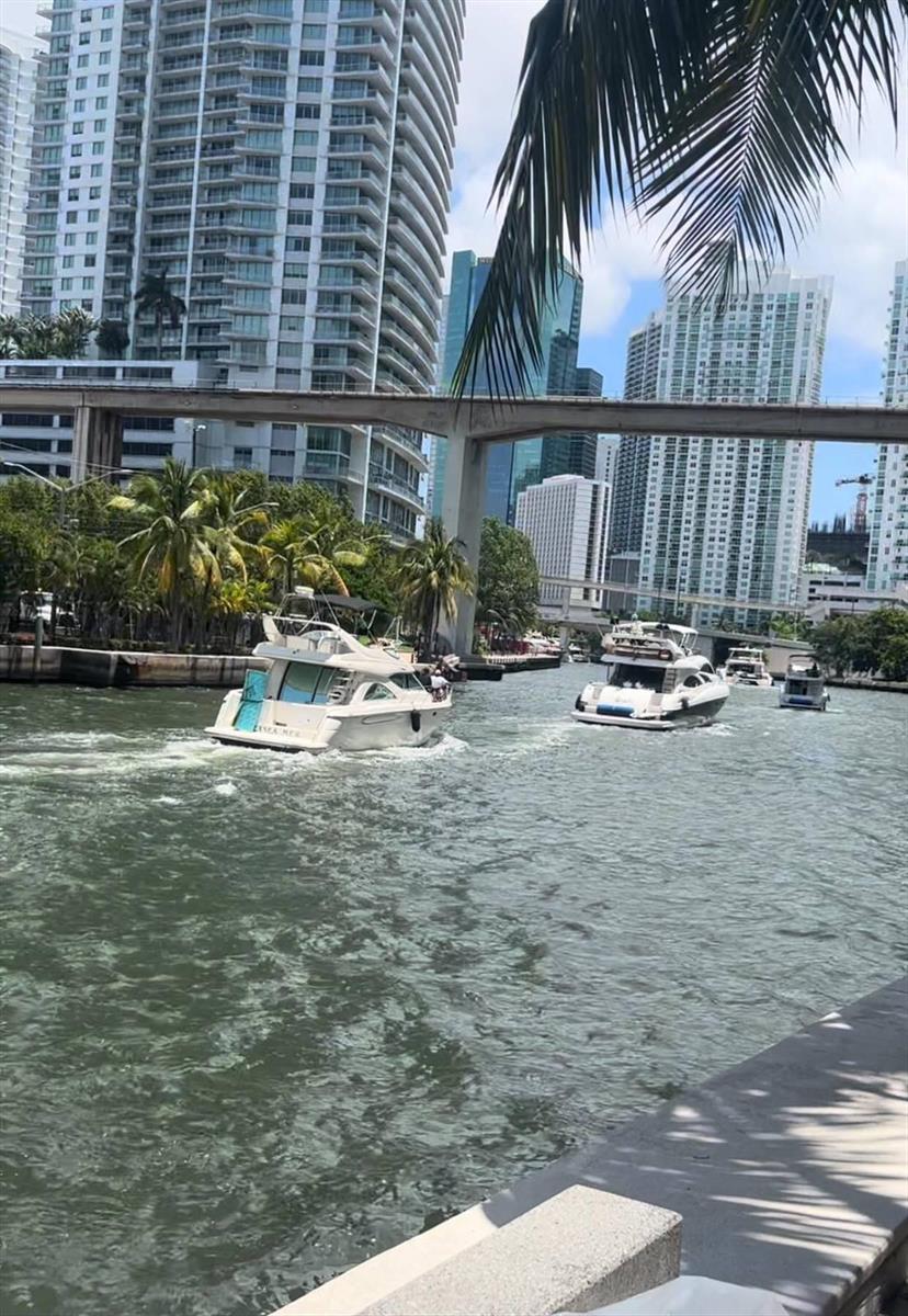 185 SW 7th Street # 1802, Miami FL 33130 photo 2