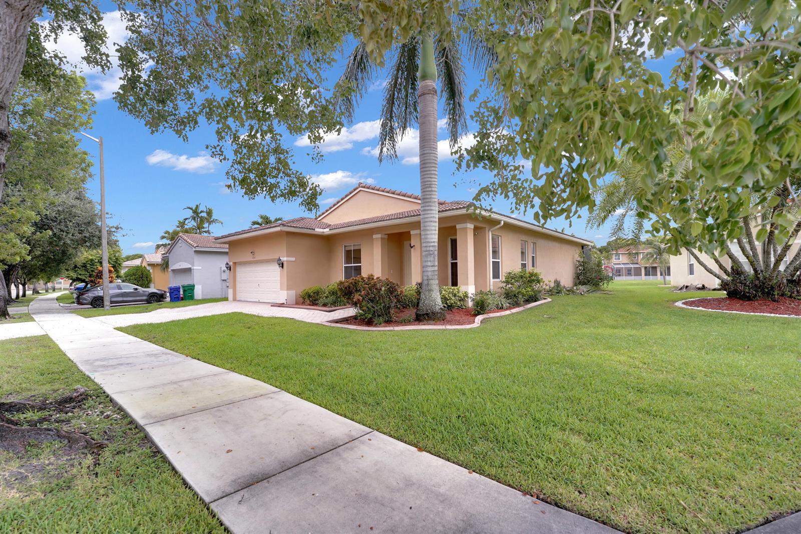 2256 SW 131st Terrace, Miramar FL 33027 photo 2