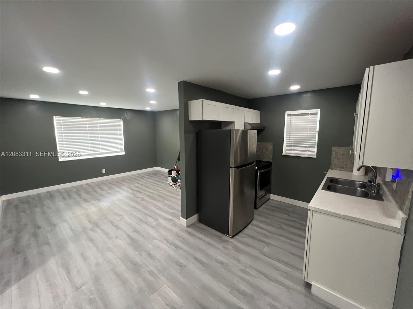 30 SE 4th Ave # 106, Hallandale Beach FL 33009