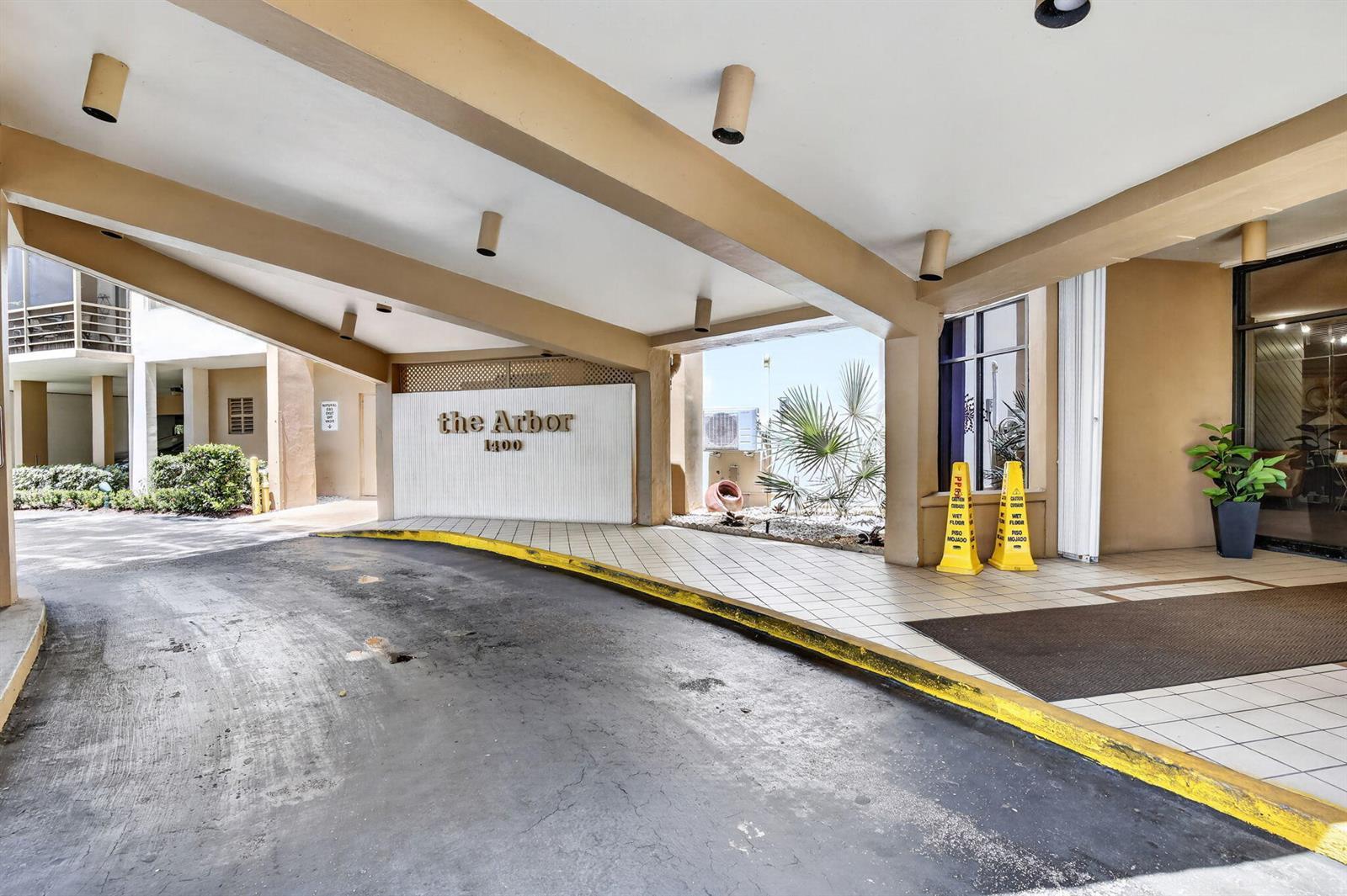 1400 Saint Charles Place # 313, Pembroke Pines FL 33026 photo 2
