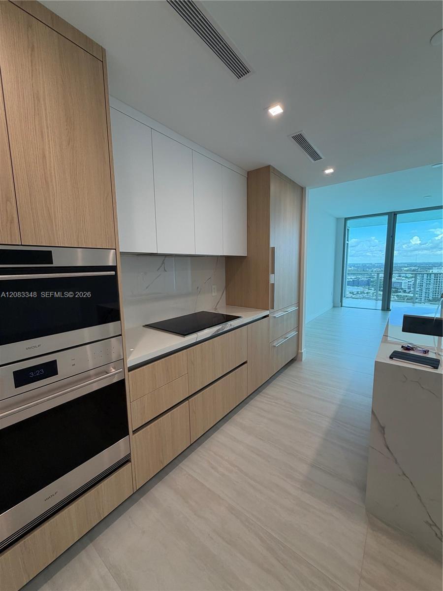 2411 Laguna Cir # 2307, North Miami FL 33181 photo 2