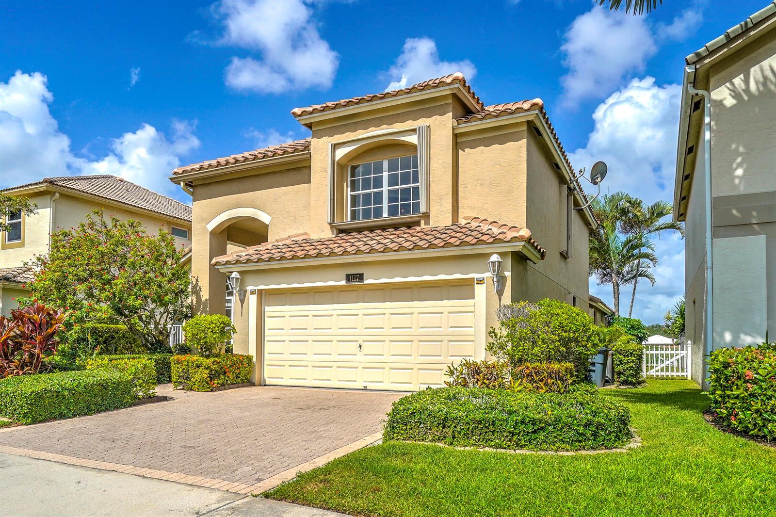 1117 AVONDALE Court, West Palm Beach FL 33409 photo 3