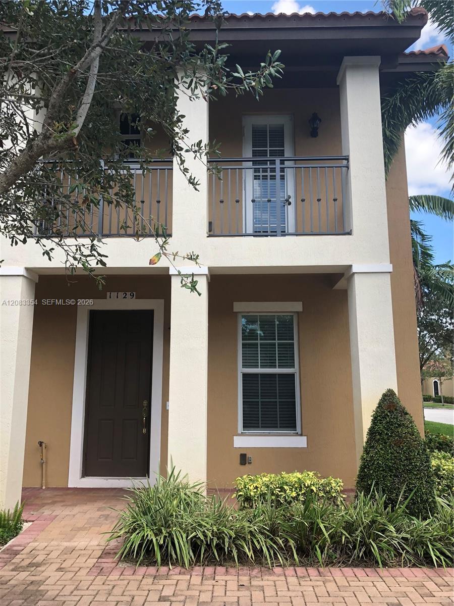 1129 SW 147th Ter, Pembroke Pines FL 33027 photo 2