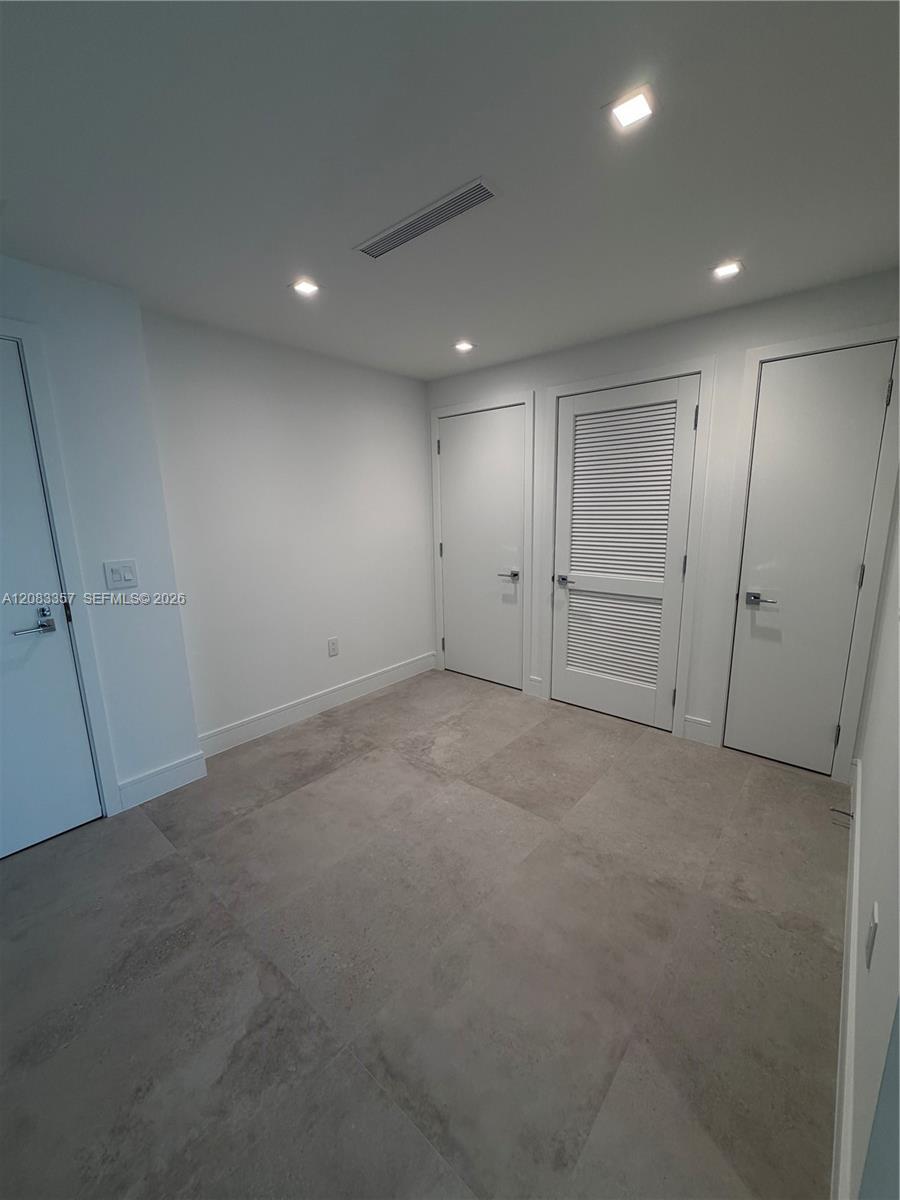 2411 Laguna Cir # 2508, North Miami FL 33181 photo 3