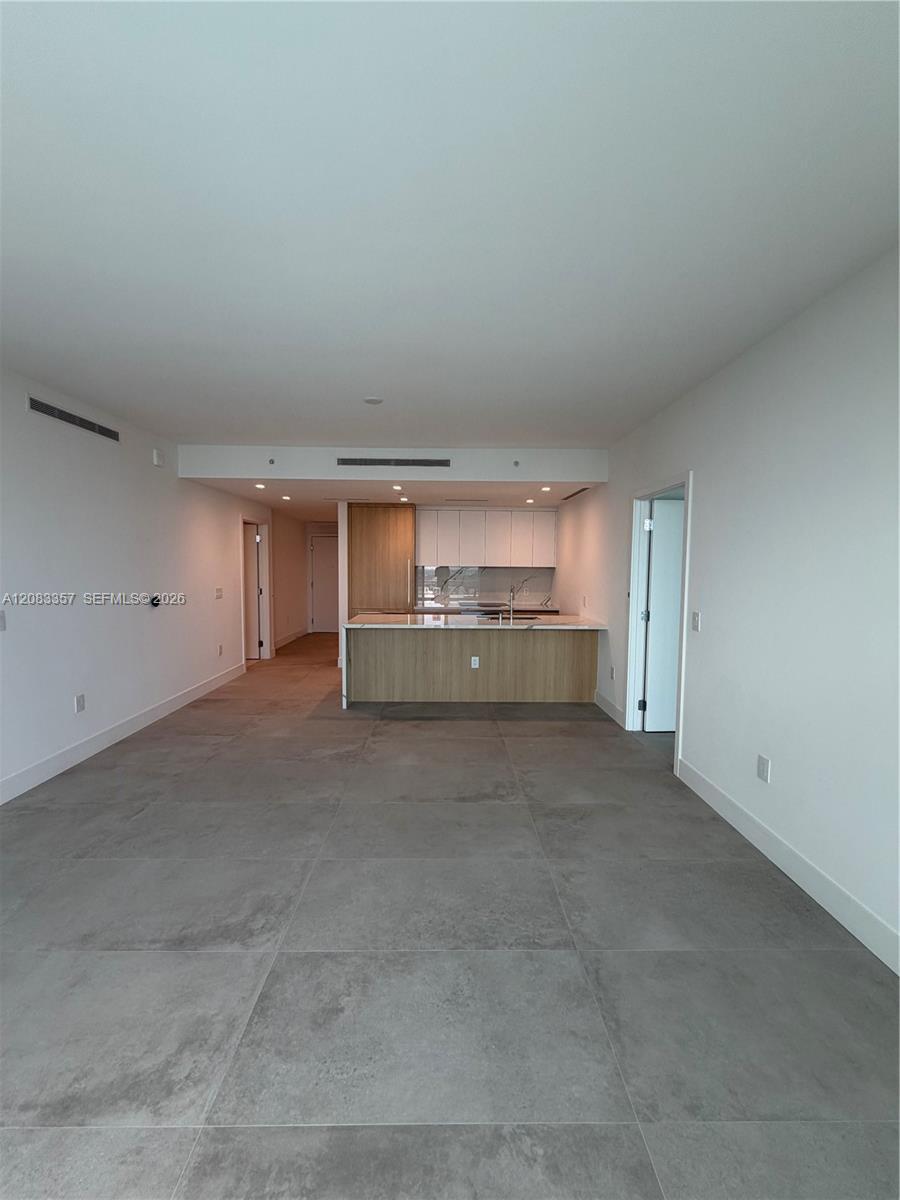 2411 Laguna Cir # 2508, North Miami FL 33181