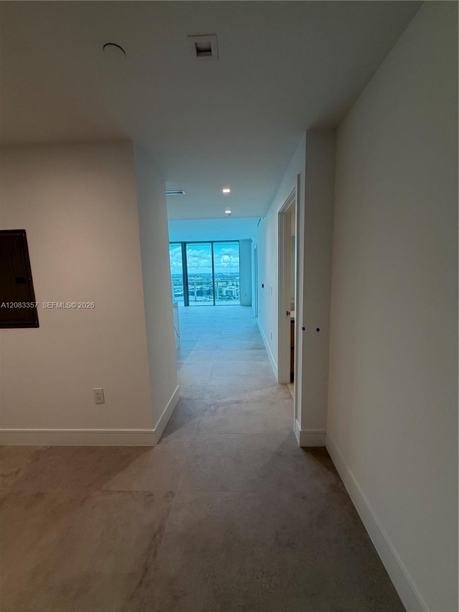2411 Laguna Cir # 2508, North Miami FL 33181 photo 5