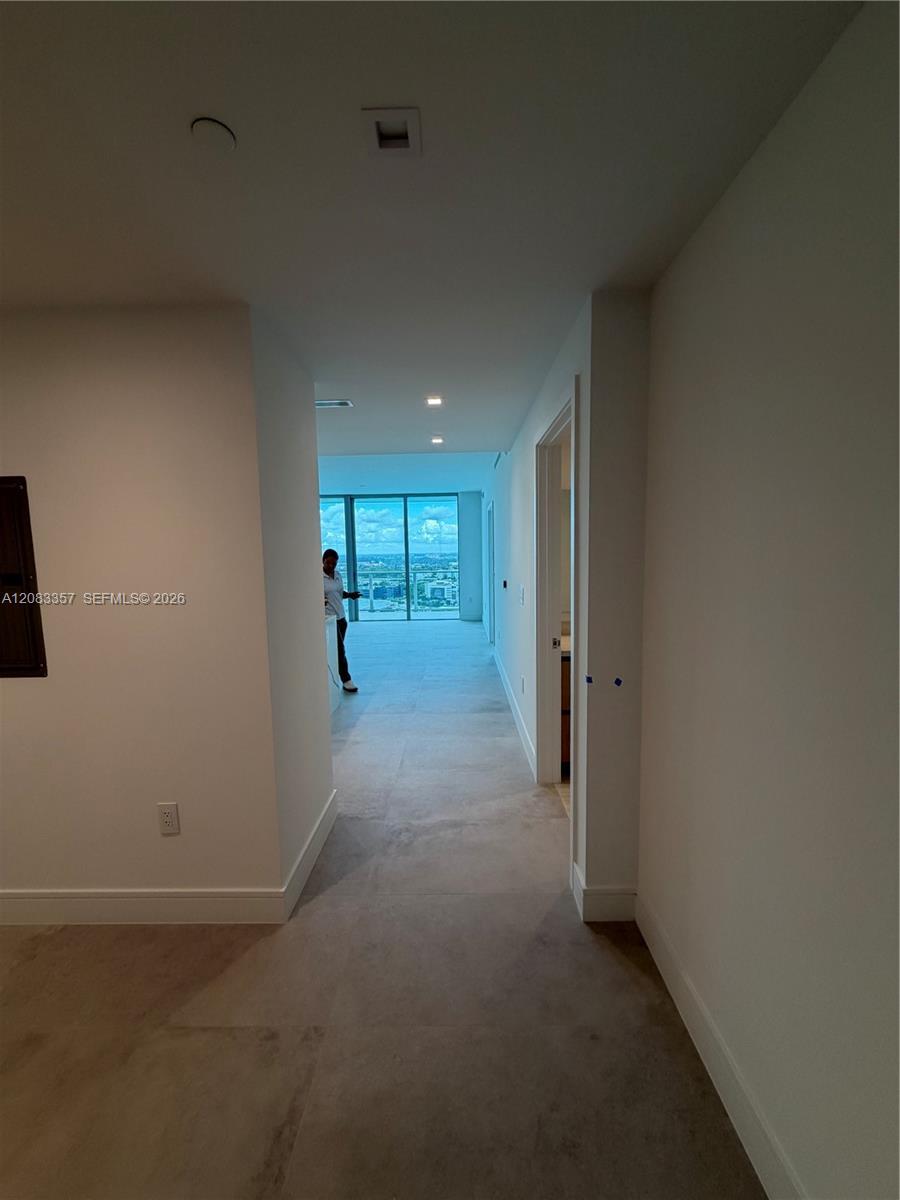 2411 Laguna Cir # 2508, North Miami FL 33181 photo 4