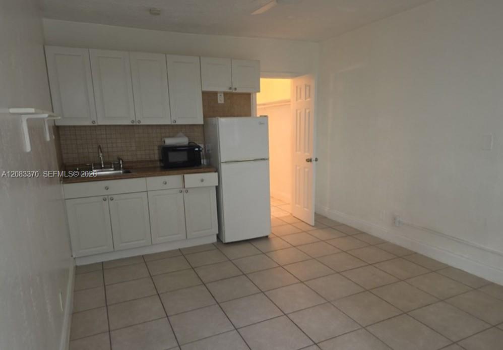 341 Monroe St # 4, Hollywood FL 33019 photo 2