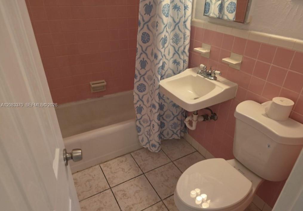 341 Monroe St # 4, Hollywood FL 33019 photo 3