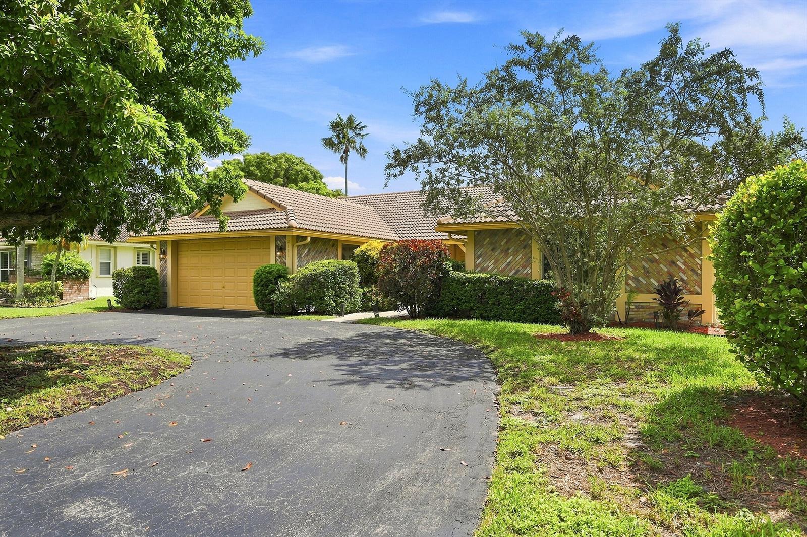 2111 NW 86TH Way, Coral Springs FL 33071 photo 2