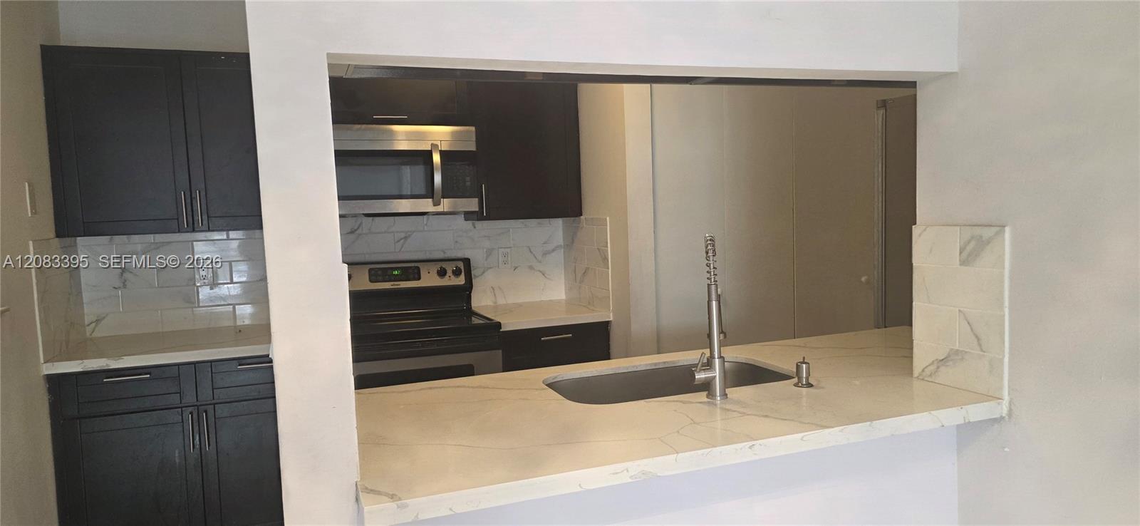 900 NE 209th Ter # 31, Miami FL 33179 photo 2