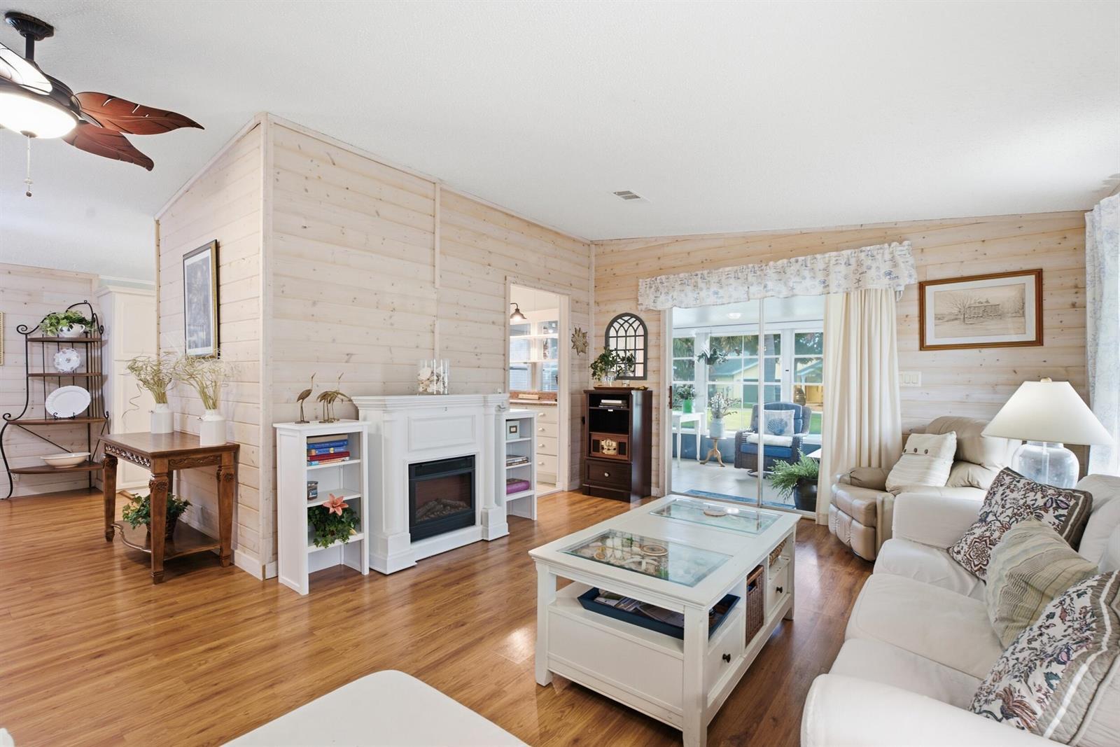 2502 SW VERSAILLES Terrace, Stuart FL 34997 photo 3