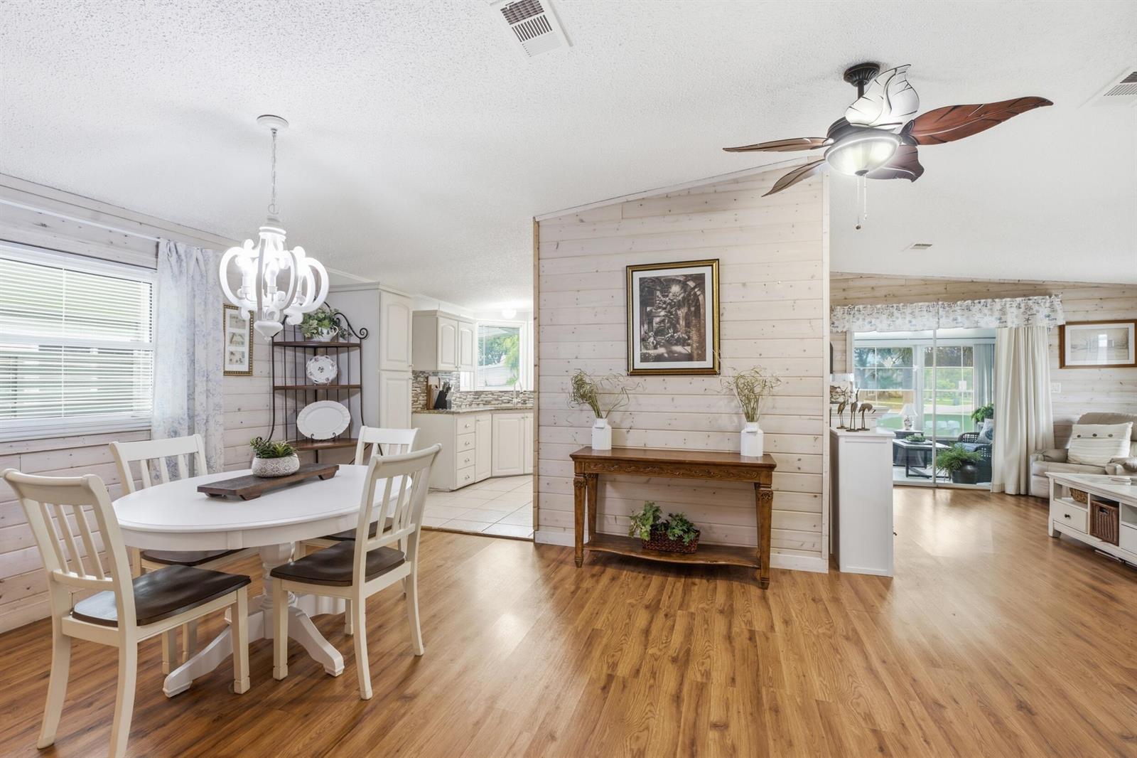 2502 SW VERSAILLES Terrace, Stuart FL 34997 photo 5