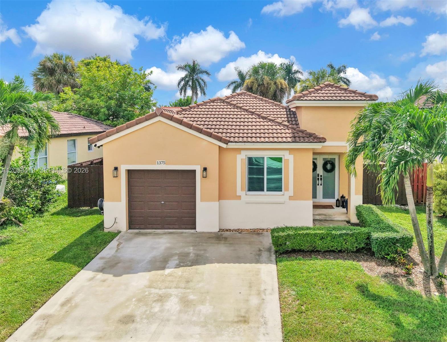1375 SW 105th Ave, Pembroke Pines FL 33025