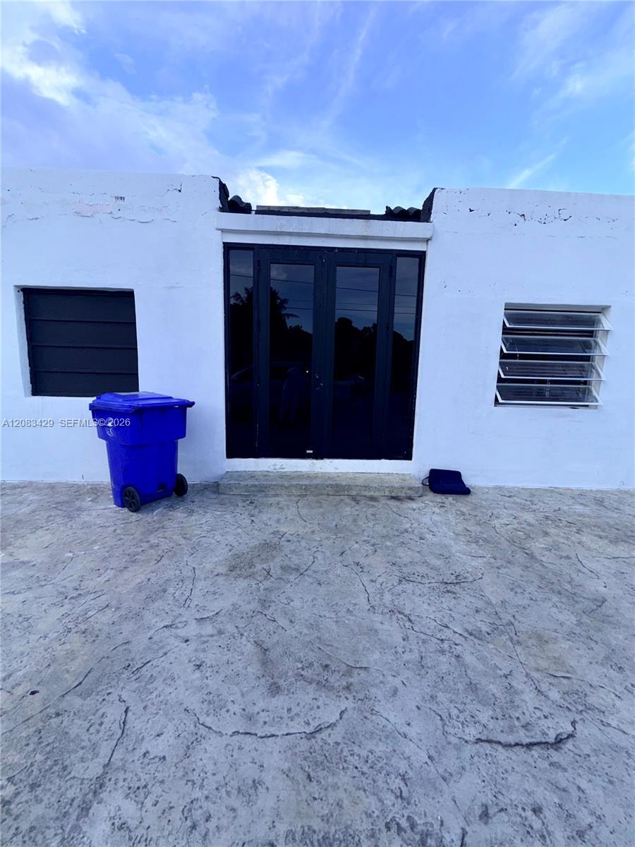1829 NW 5th St, Miami FL 33125 photo 3