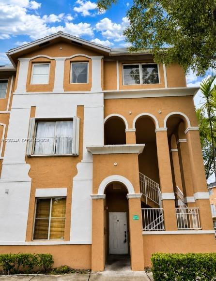 7080 NW 177th St # 13, Hialeah FL 33015