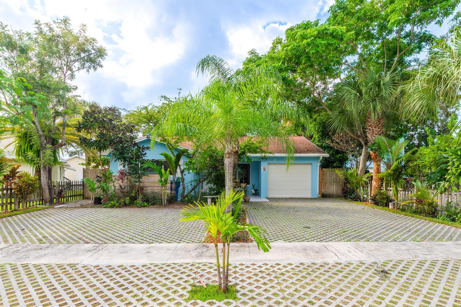 545 S LAKE Drive, Lantana FL 33462 photo 5