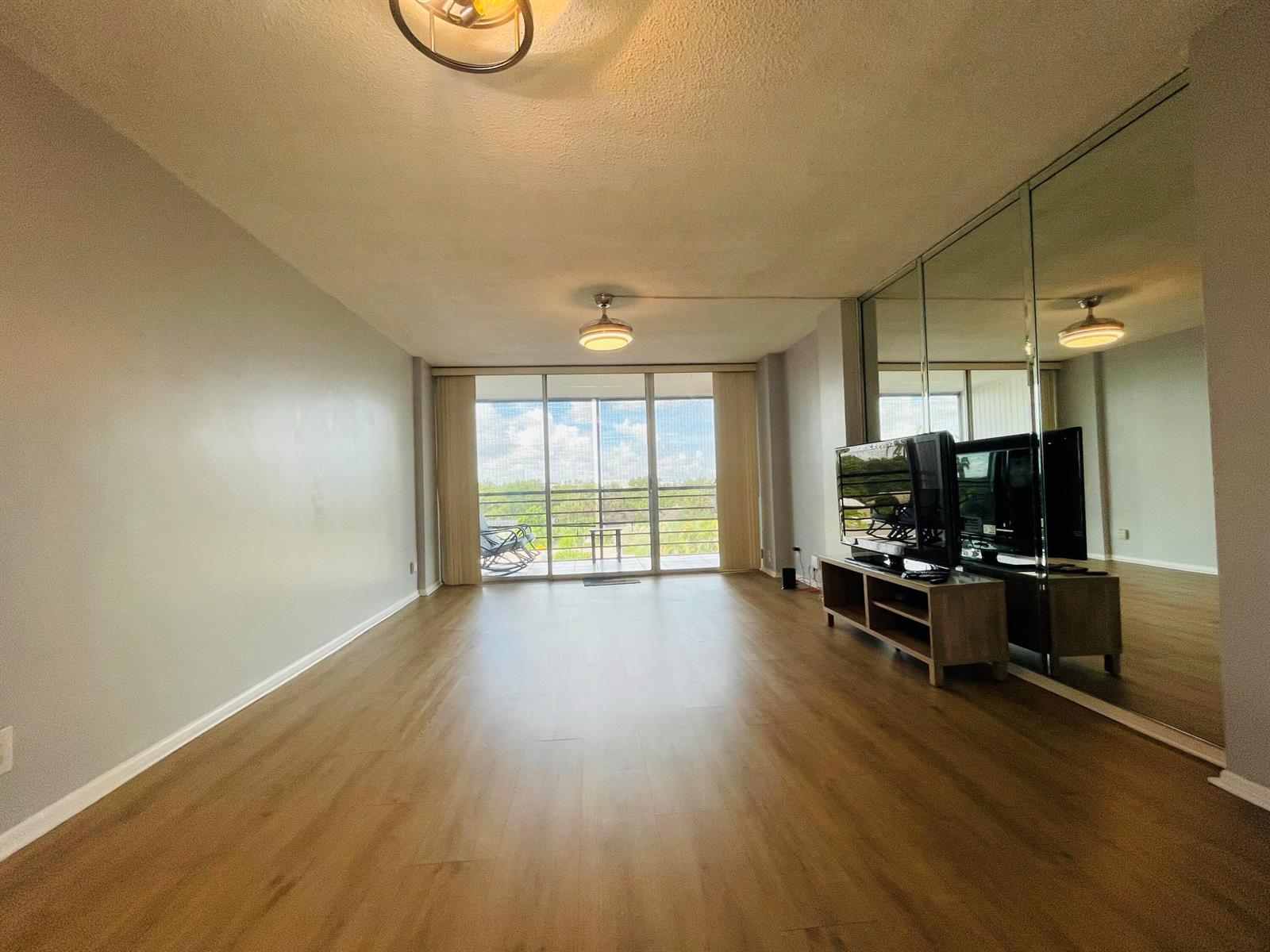 109 ROYAL PARK Drive # 4D, Oakland Park FL 33309 photo 3