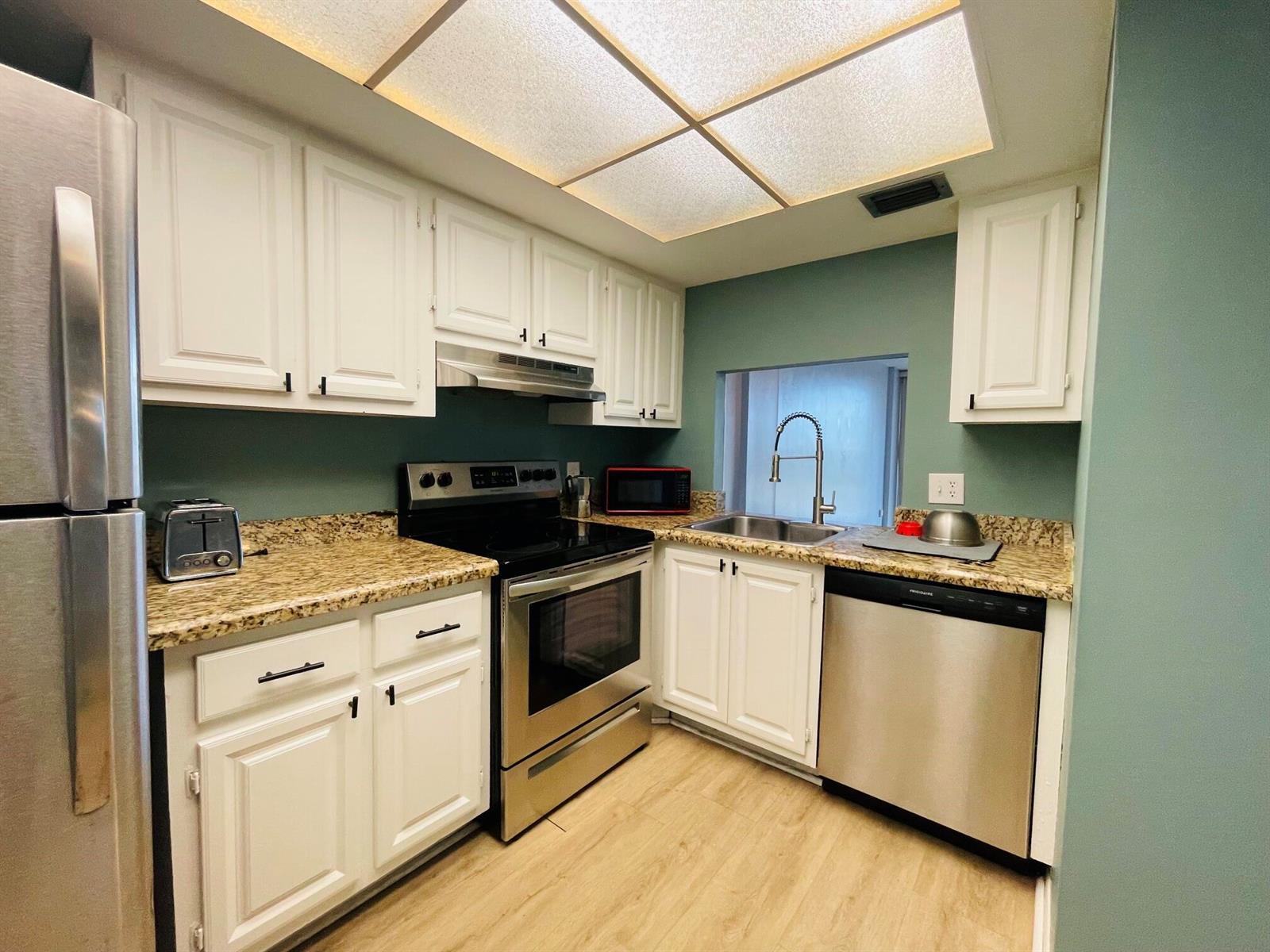 109 ROYAL PARK Drive # 4D, Oakland Park FL 33309 photo 4