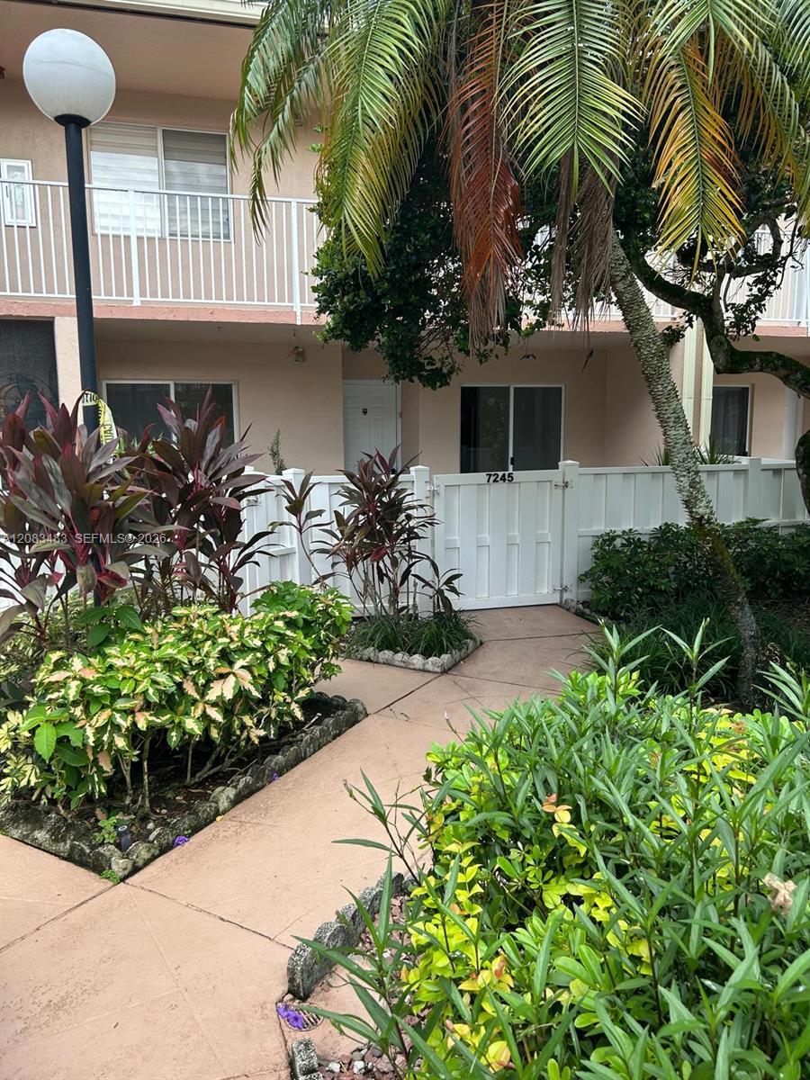 7245 S Devon Dr # 112, Tamarac FL 33321 photo 4