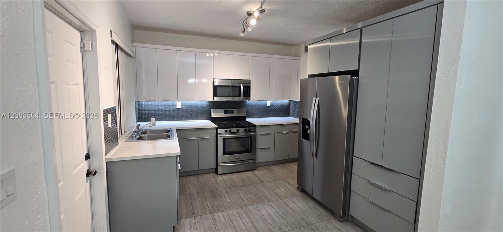 455 NE 131st St, North Miami FL 33161