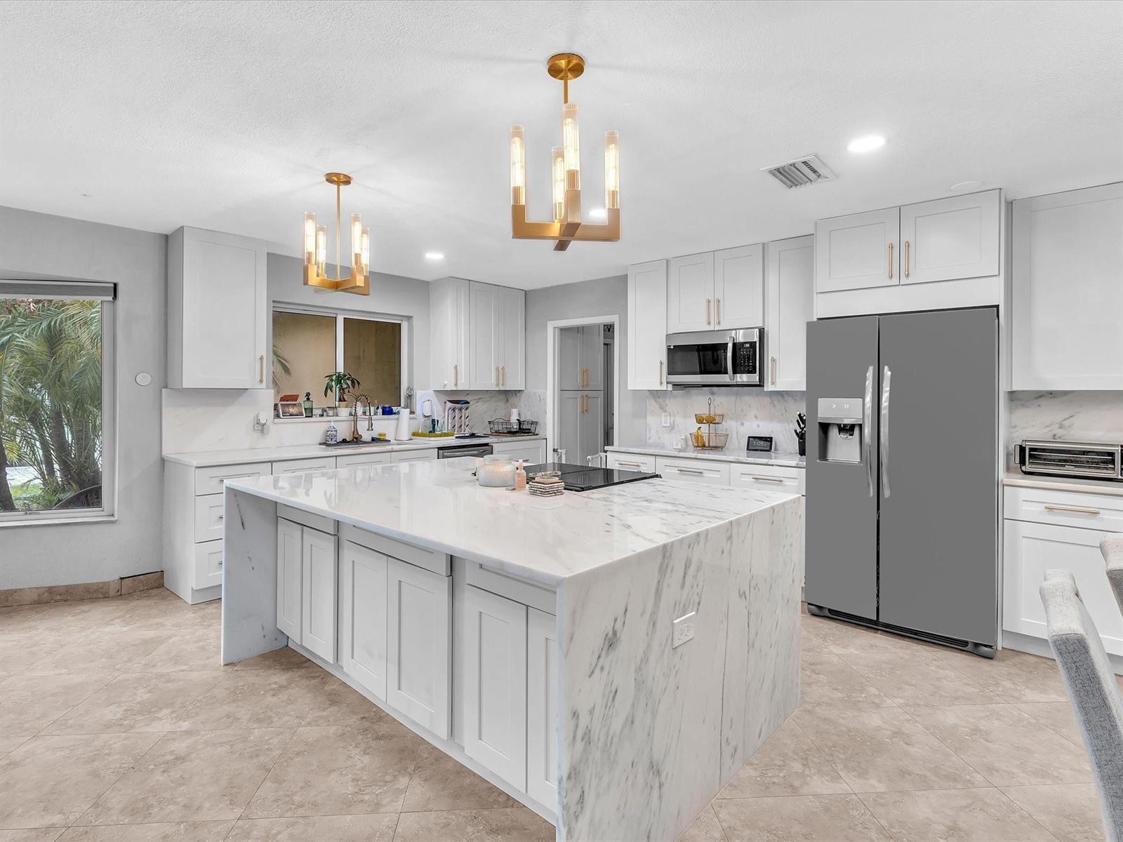 905 SE 13TH Court, Deerfield Beach FL 33441 photo 2