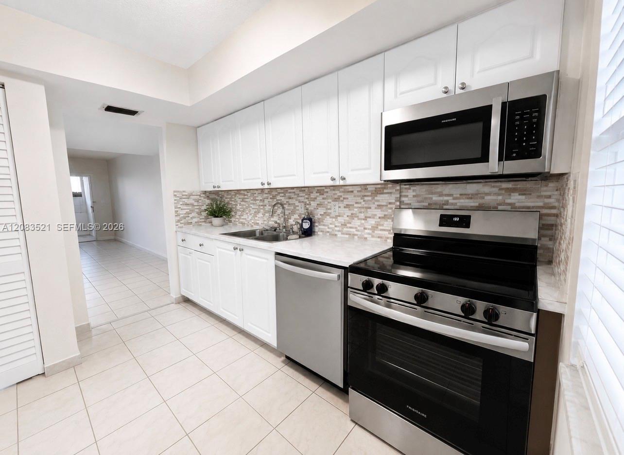 14115 SW 66th St # I3, Miami FL 33183 photo 4